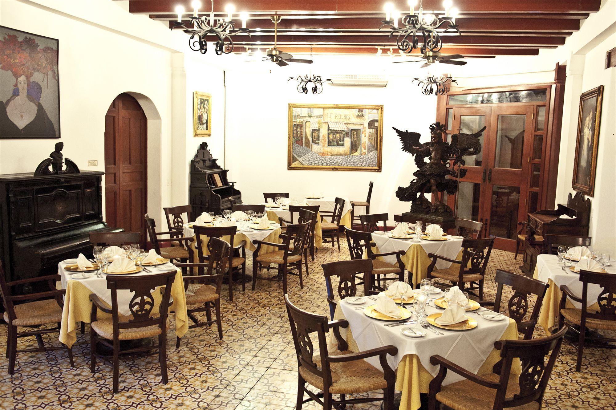 Hotel & Restaurante La Gran Francia Granada Exterior photo
